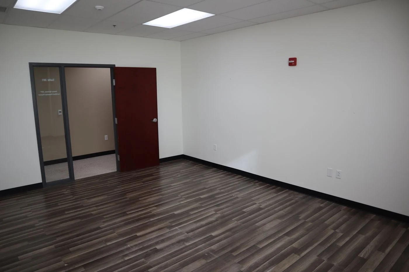 Photo 1 of 580 E Carmel Dr, Carmel, IN 46032