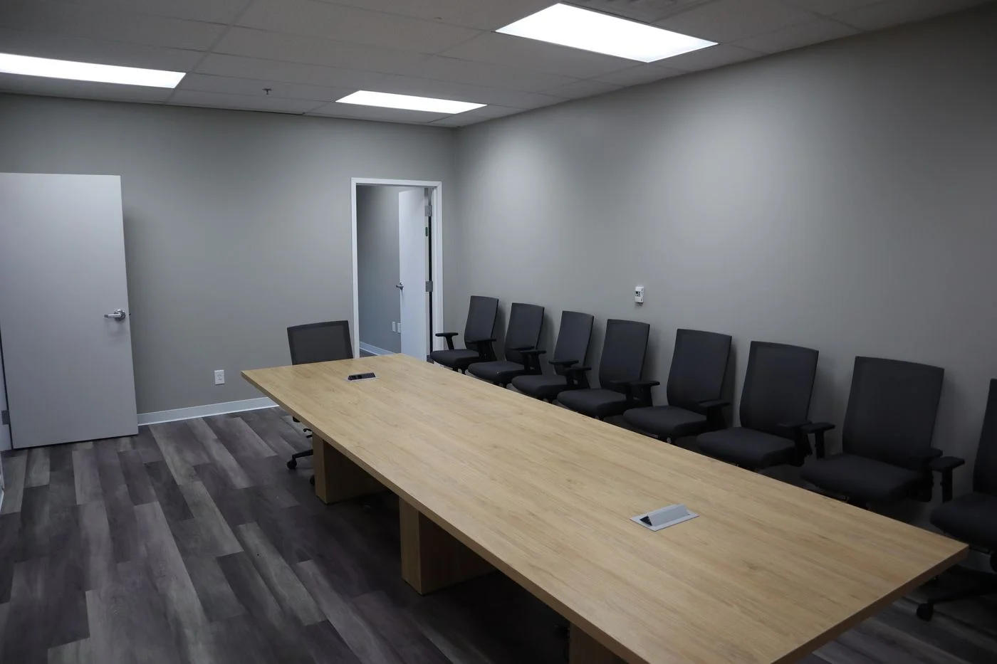 Photo 3 of 580 E Carmel Dr, Carmel, IN 46032