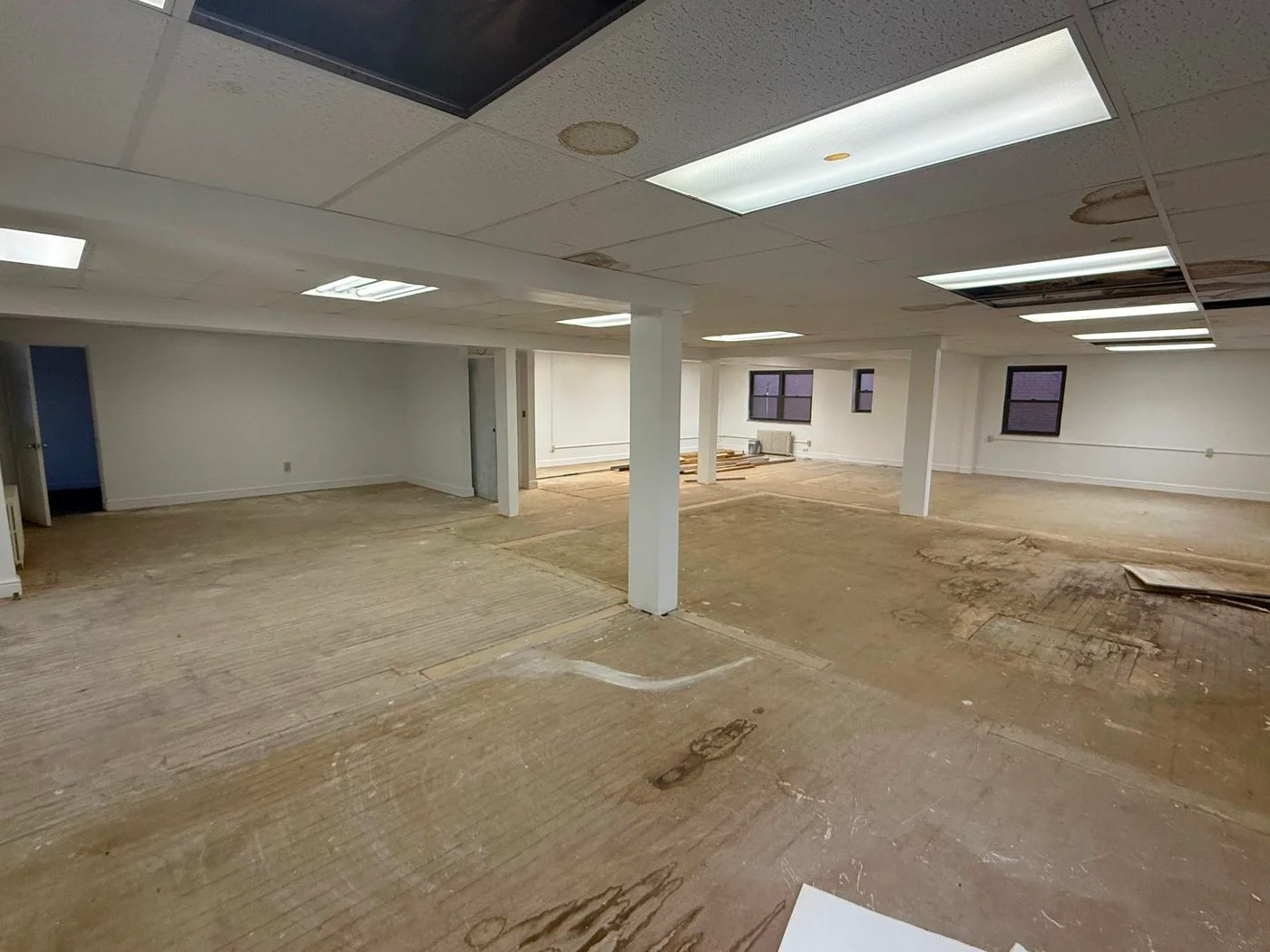 Photo 3 of 990 Greentree Road, Pittsburgh, PA 15220