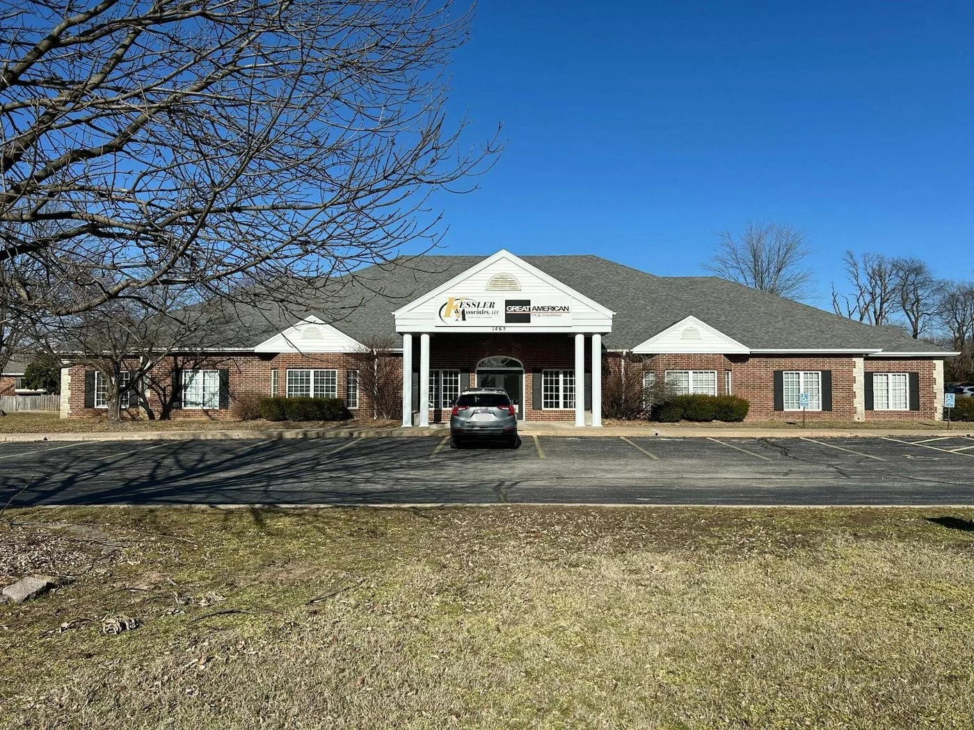 Photo 1 of 1465 E Primrose St, Springfield, MO 65804