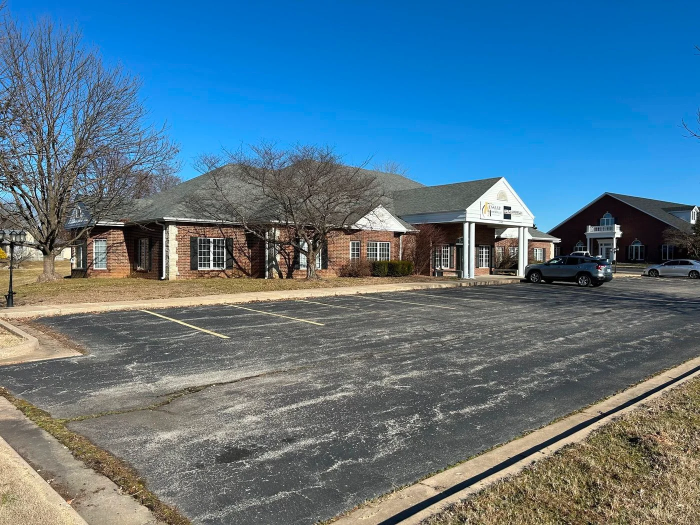 Photo 3 of 1465 E Primrose St, Springfield, MO 65804