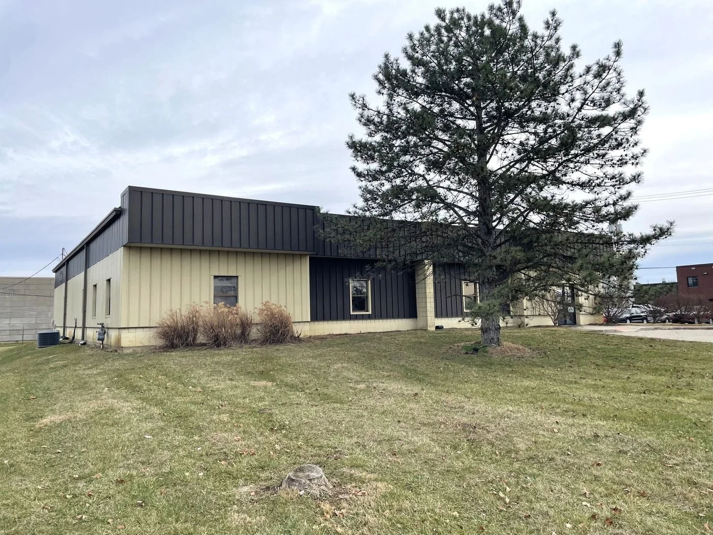 Photo 2 of 8550 Bilstein Boulevard, Hamilton, OH 45015