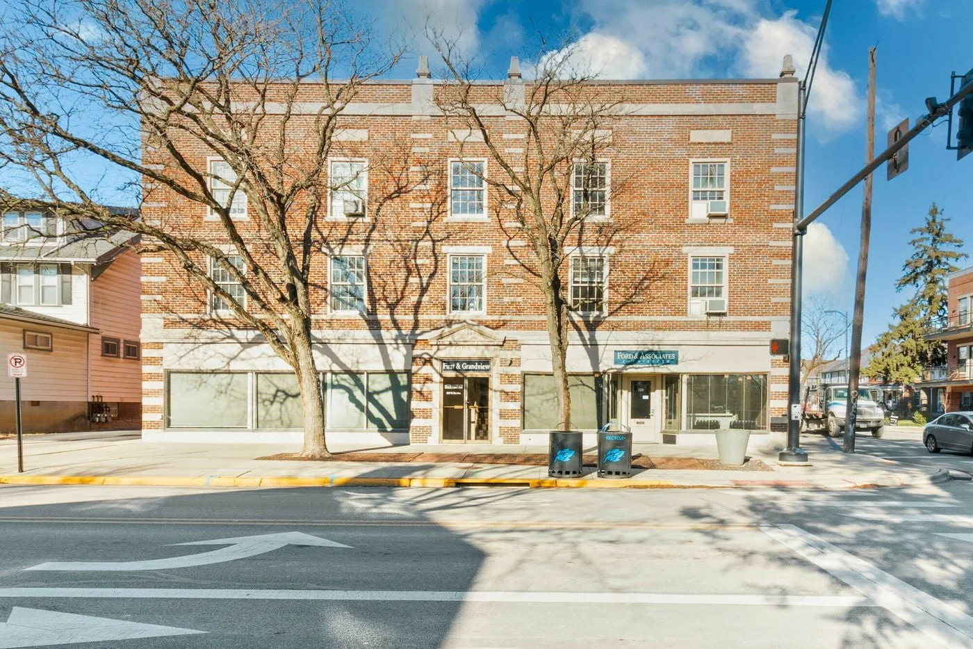 Photo 3 of 1207 Grandview Ave, Columbus, OH 43212