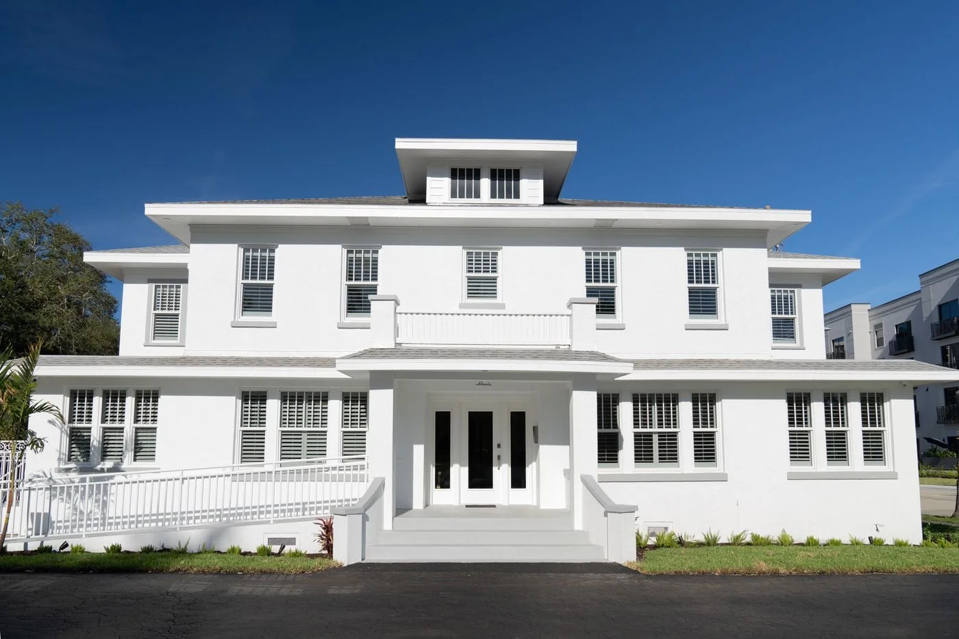 Photo 1 of 2300 Mcgregor Blvd, Fort Myers, FL 33901