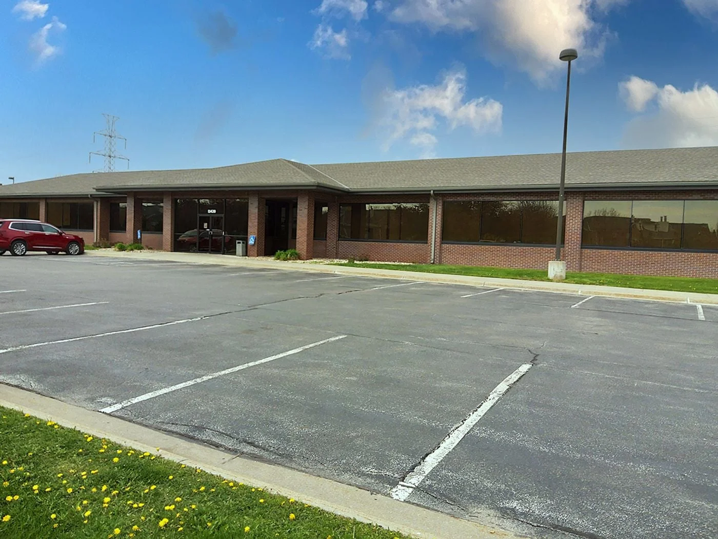 Photo 1 of 11420 Blondo St, Omaha, NE 68164