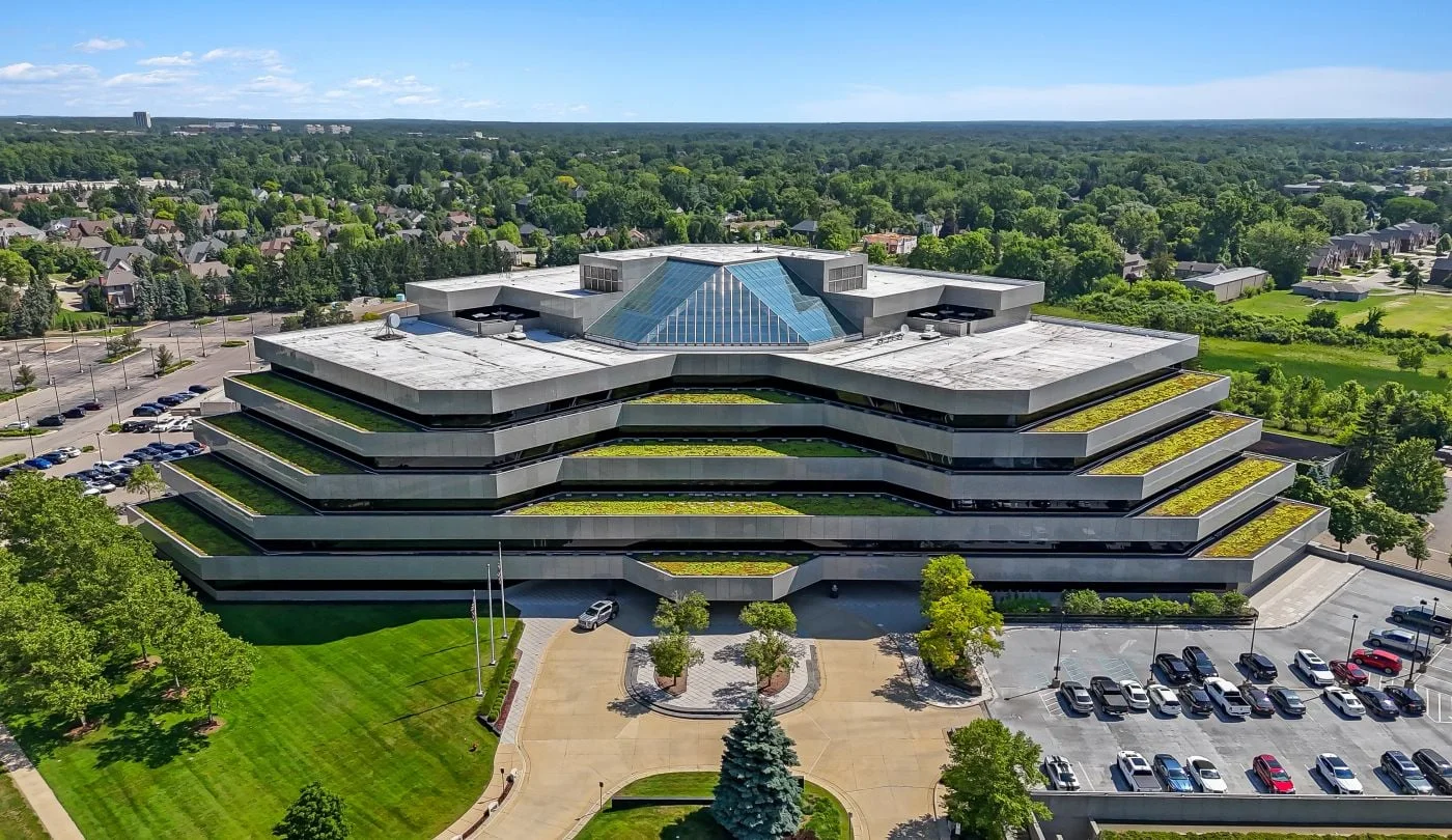 Photo 2 of 2600w W Big Beaver Rd, Troy, MI 48084