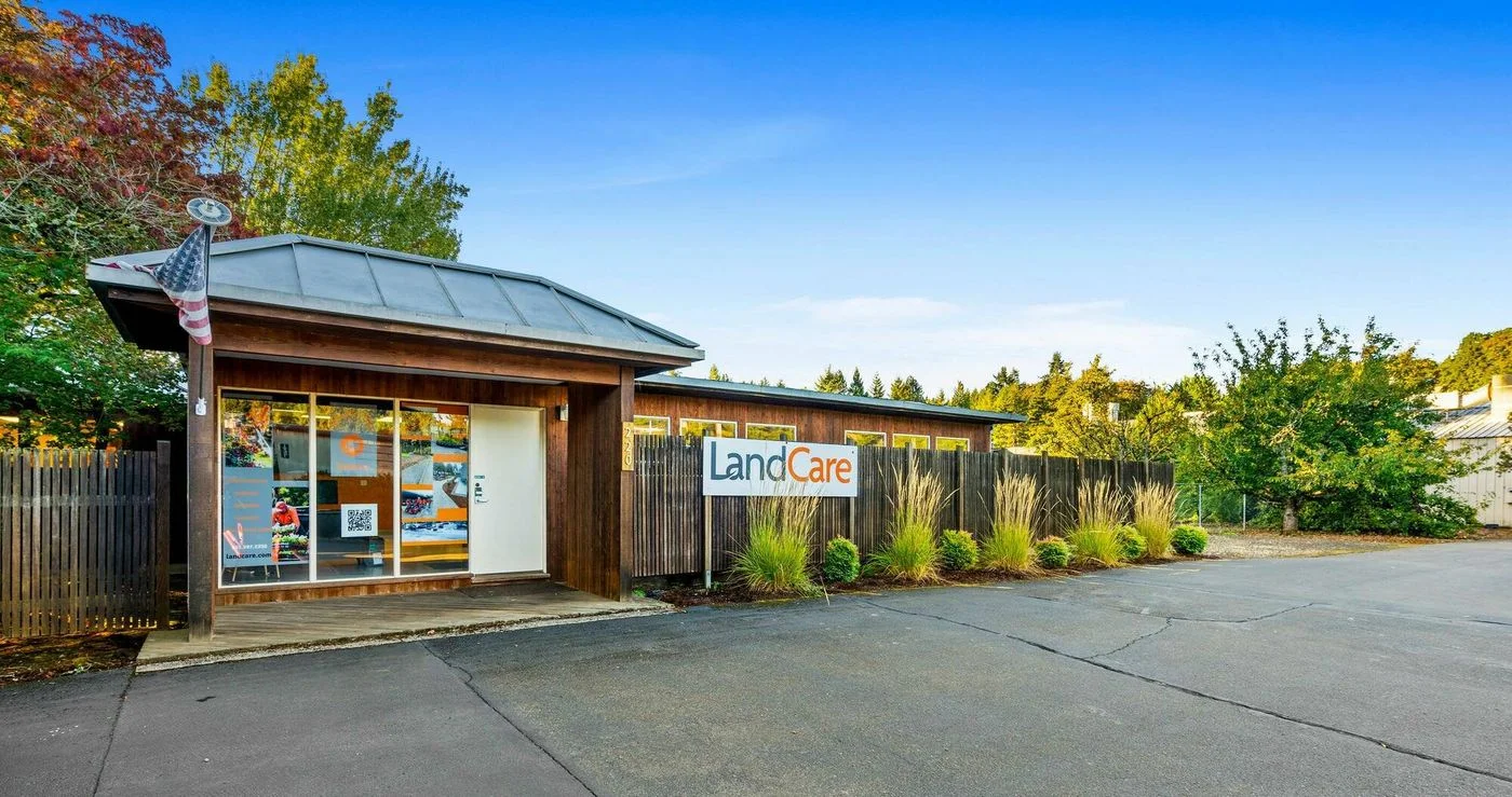 Photo 1 of 220 Foothills Rd, Lake Oswego, OR 97034