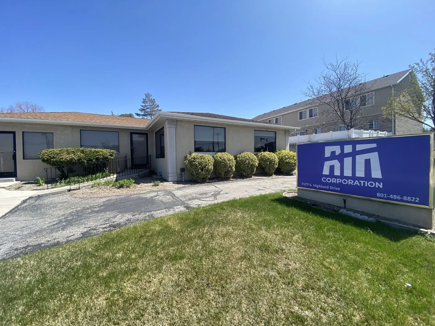 Photo 2 of 7177 S Highland Dr, Cottonwood Heights, UT 84121