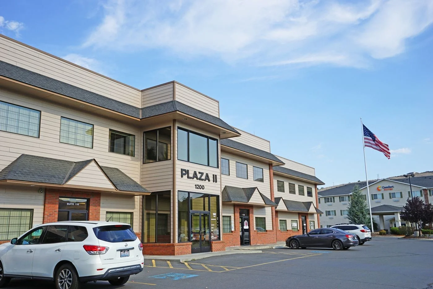 Photo 2 of 1200 Chesterley Dr, Yakima, WA 98902