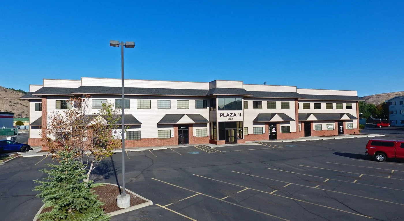 Photo 3 of 1200 Chesterley Dr, Yakima, WA 98902