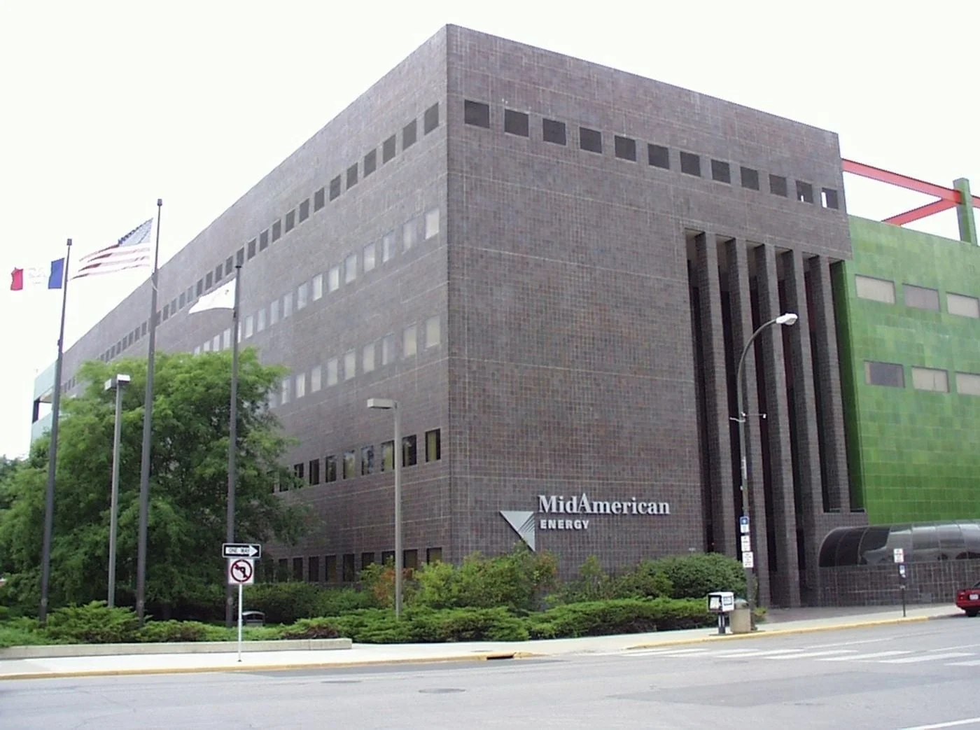 Photo 2 of 401 Douglas St, Sioux City, IA 51101