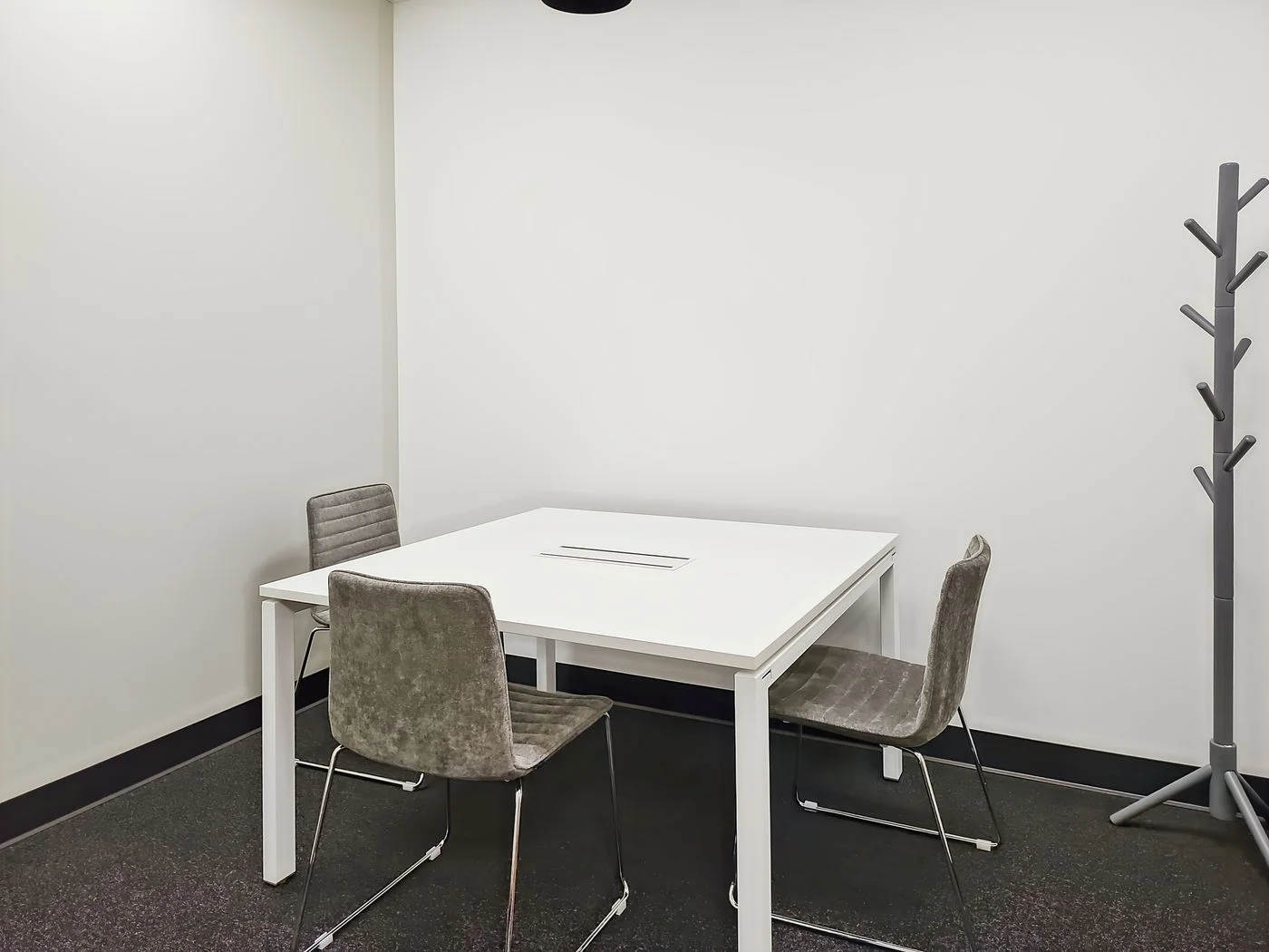 Photo 2 of 251 John James Audubon Pky 1st Floor, Amherst, MA 14228