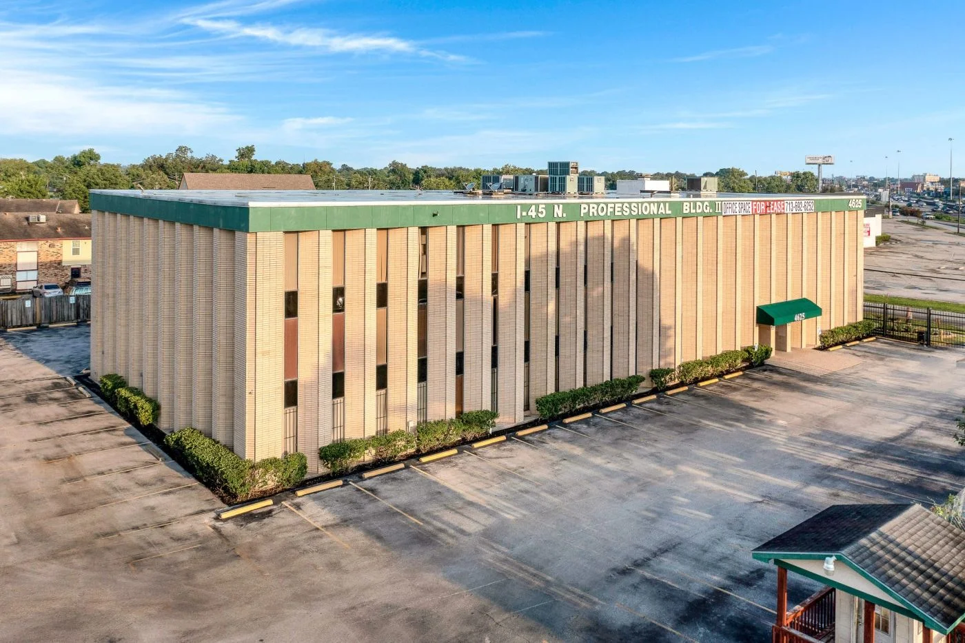 Photo 1 of 4625 North Fwy, Houston, TX 77022