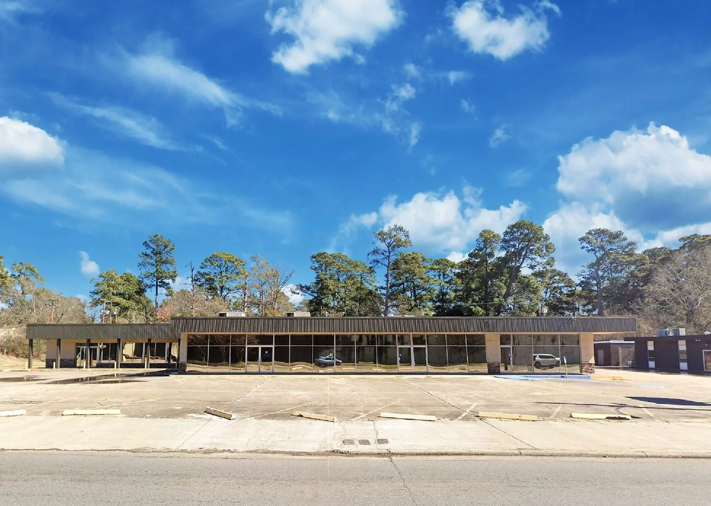 Photo 1 of 3903-3919 Southern Avenue, Shreveport, LA 71106