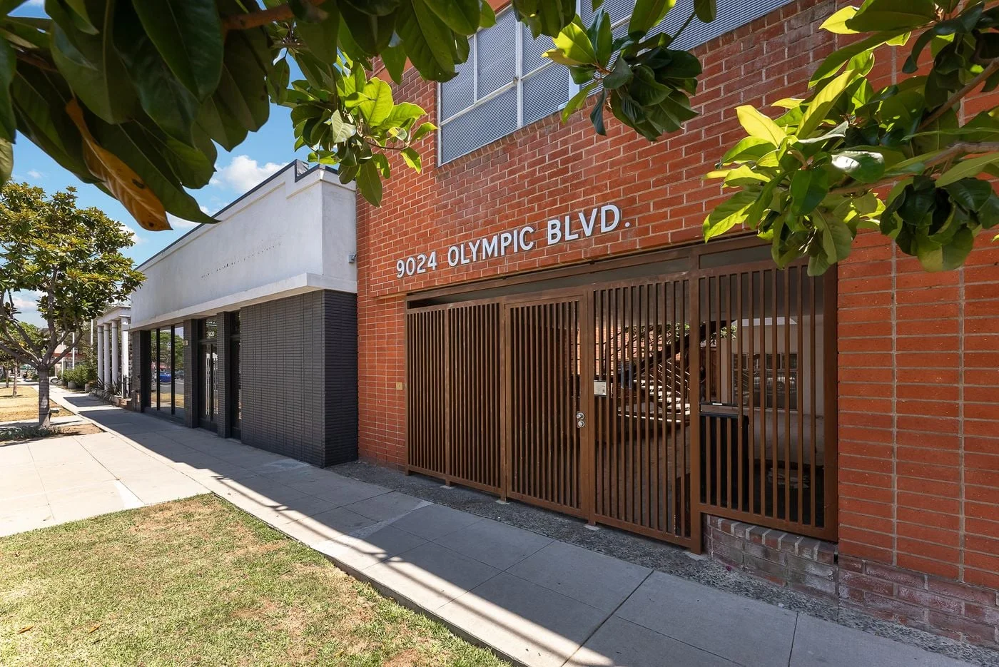 Photo 2 of 9024 W Olympic Blvd, Beverly Hills, CA 90211