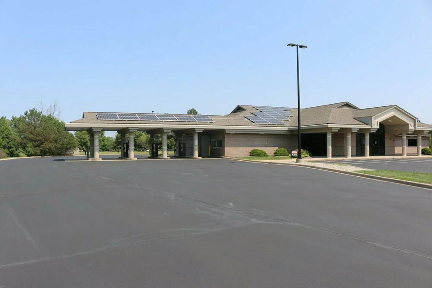 Photo 2 of 3480 N Center Rd, Saginaw, MI 48603