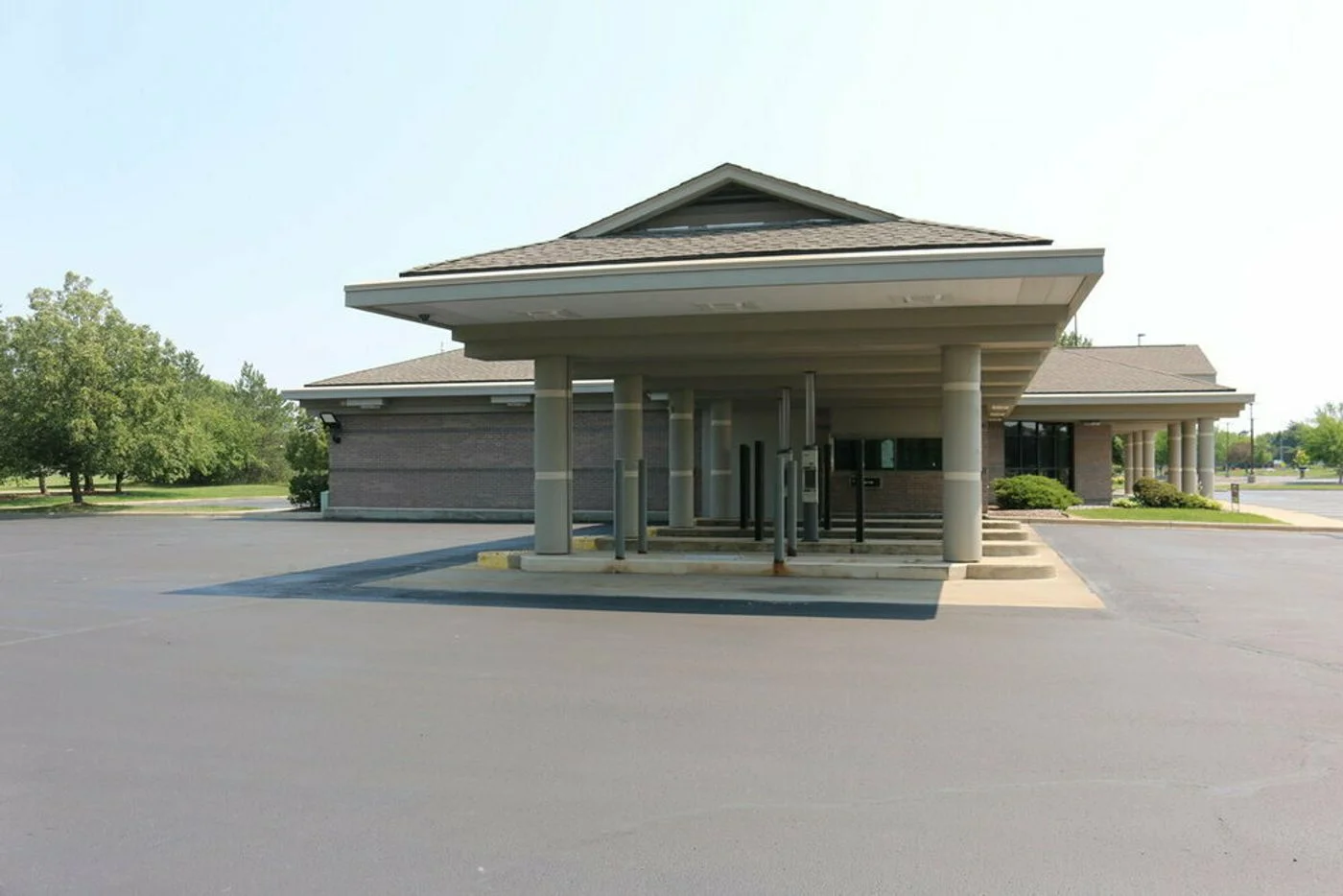 Photo 3 of 3480 N Center Rd, Saginaw, MI 48603