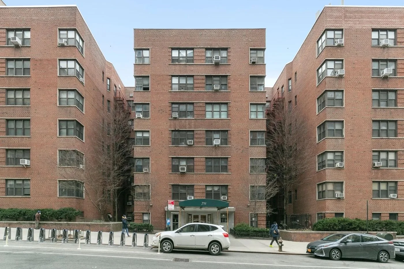 Photo 1 of 711 W End Ave, New York, NY 10025