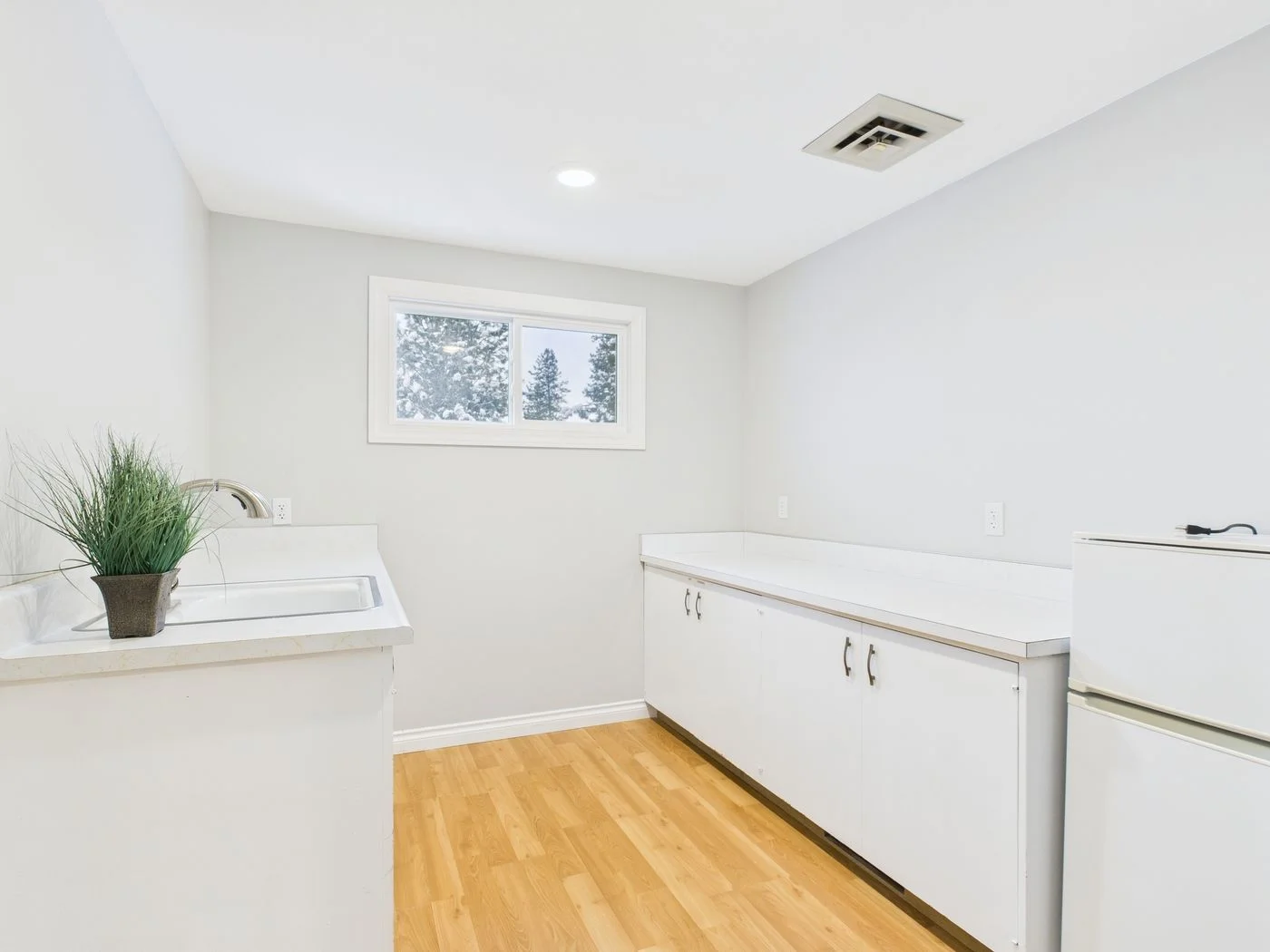 Photo 2 of 6701 North Country Homes Boulevard, Spokane, WA 99208