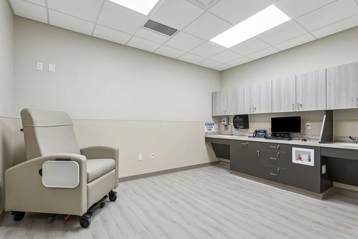 Photo 2 of 819 W Esplanade Ave Ste G, Kenner, LA 70065