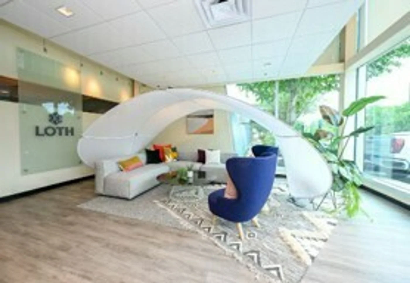 Photo 2 of 855 Grandview Ave, Columbus, OH 43215