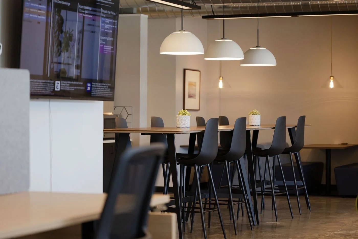 Photo 2 of 565 SE 9th St, Bend, OR 97702