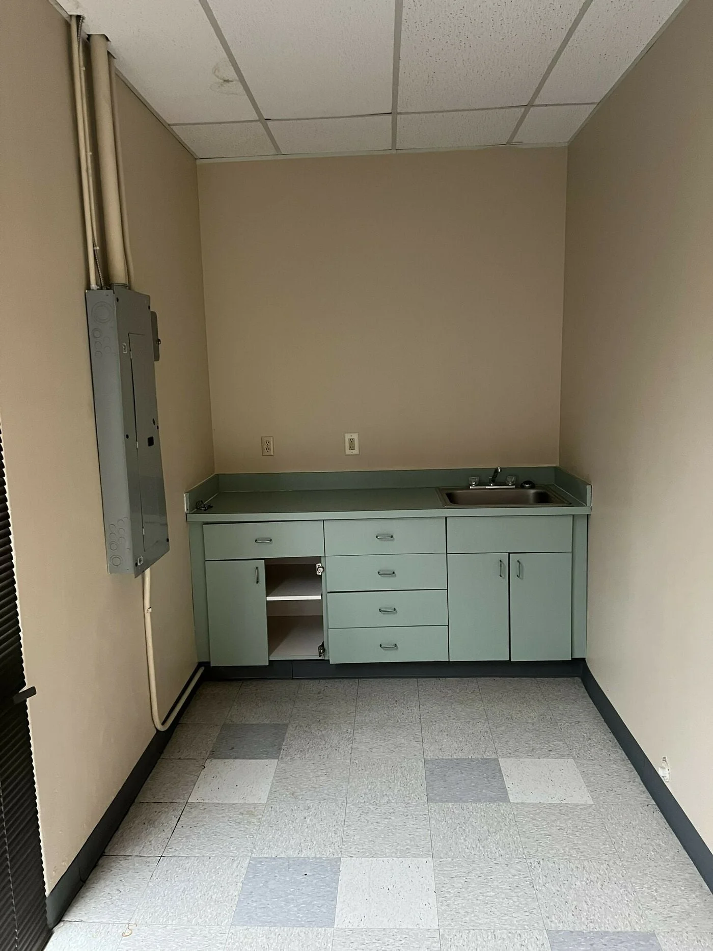 Photo 3 of 4051 Philips Hwy, Jacksonville, FL 32207