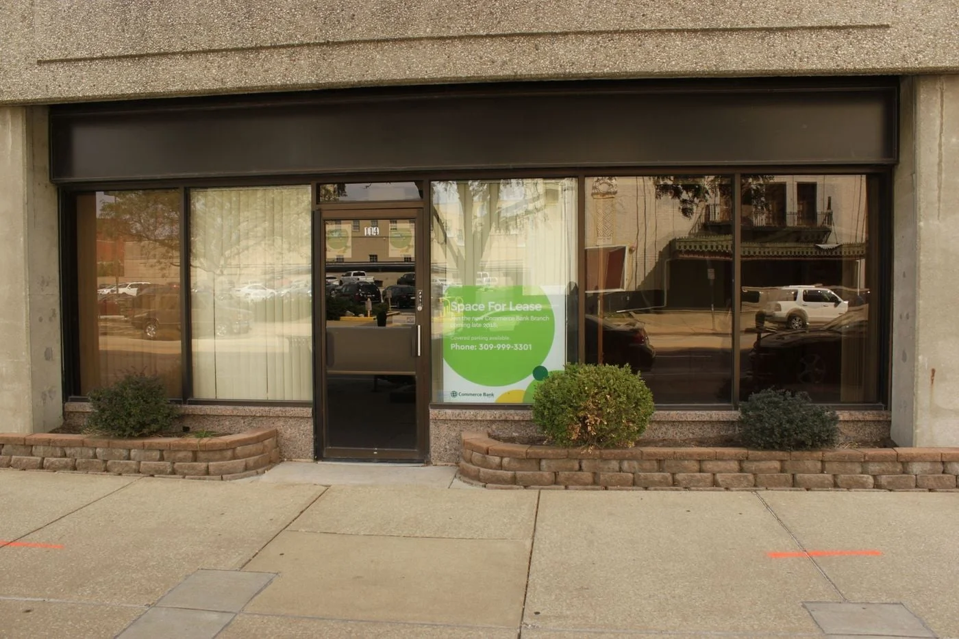 Photo 3 of 114 NE Madison Avenue, Peoria, IL 61602