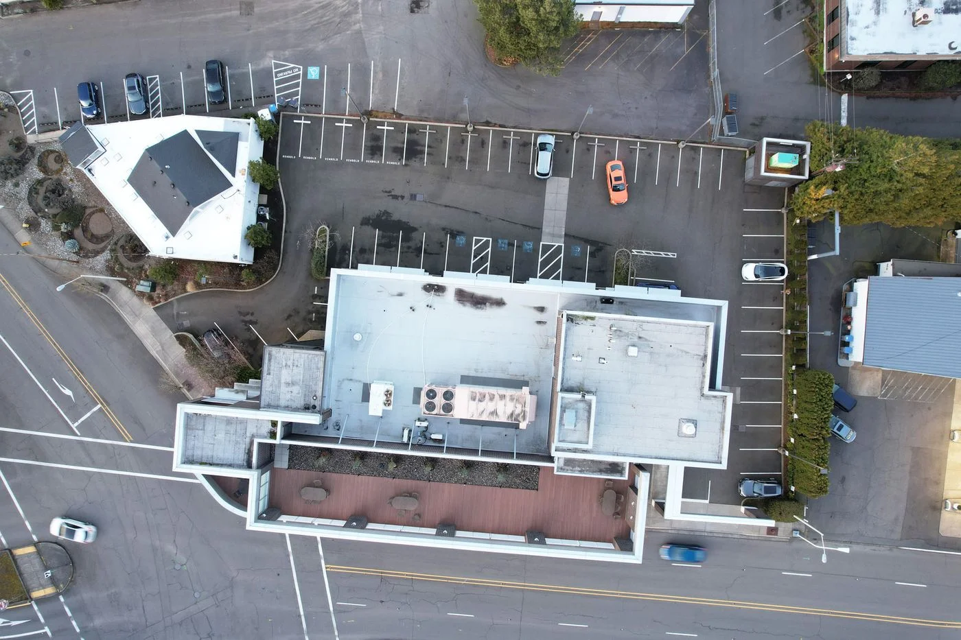 Photo 3 of 10305 SW Park Way, Portland, OR 97225