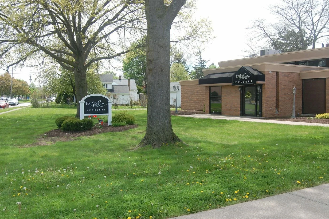 Photo 3 of 2465 W Ridge Rd, Rochester, NY 14626