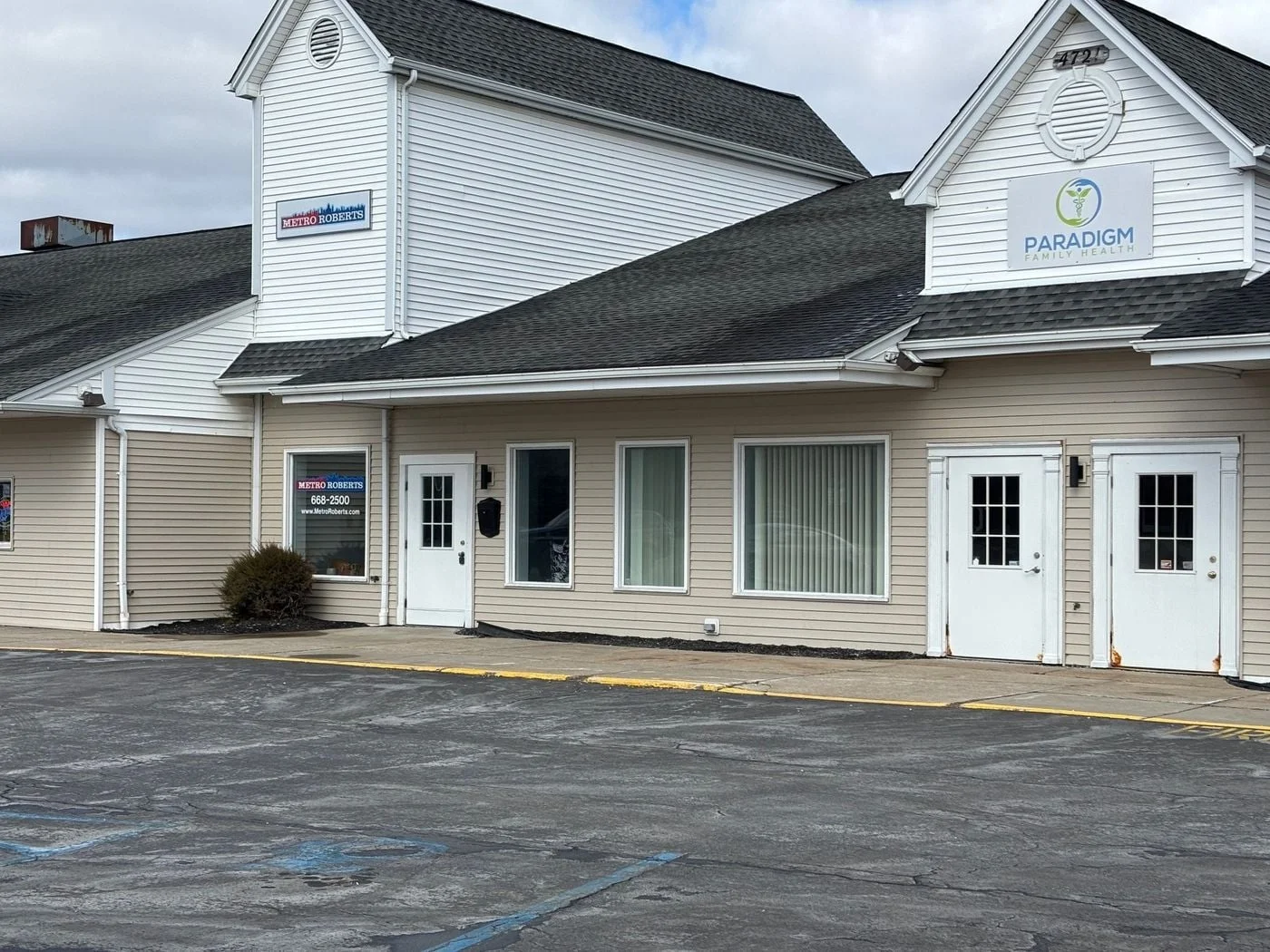 Photo 2 of 4721 Transit Road, Depew, NY 14043