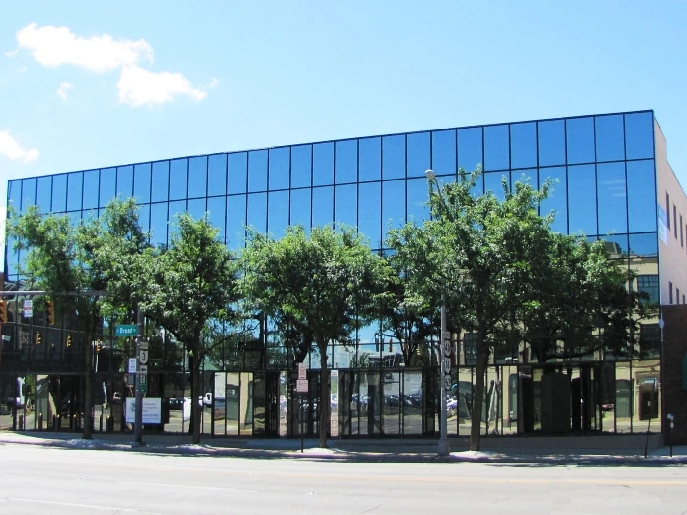 Photo 2 of 395 E Broad St, Columbus, OH 43215