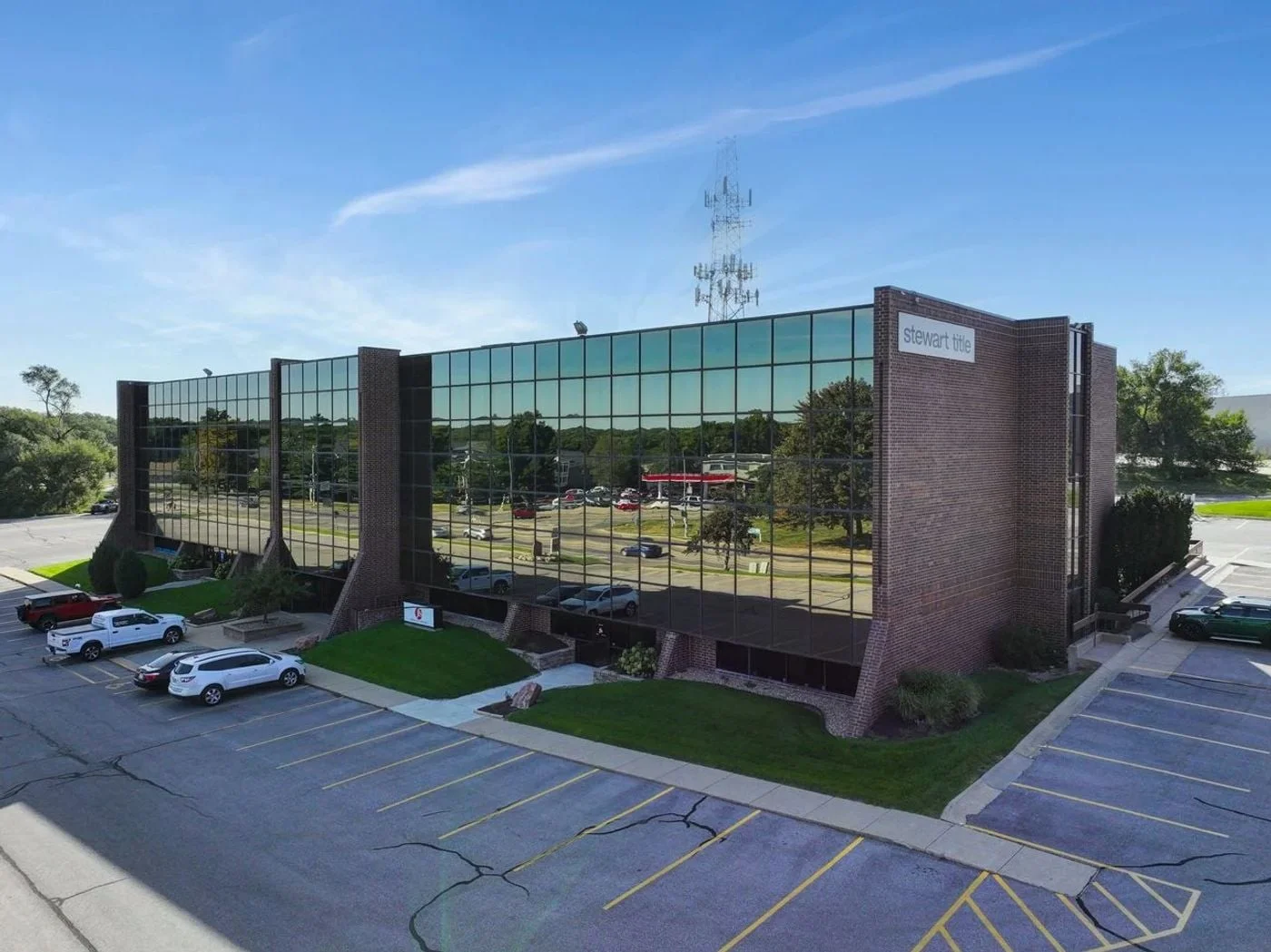 Photo 3 of 770 N Cotner Blvd, Lincoln, NE 68505