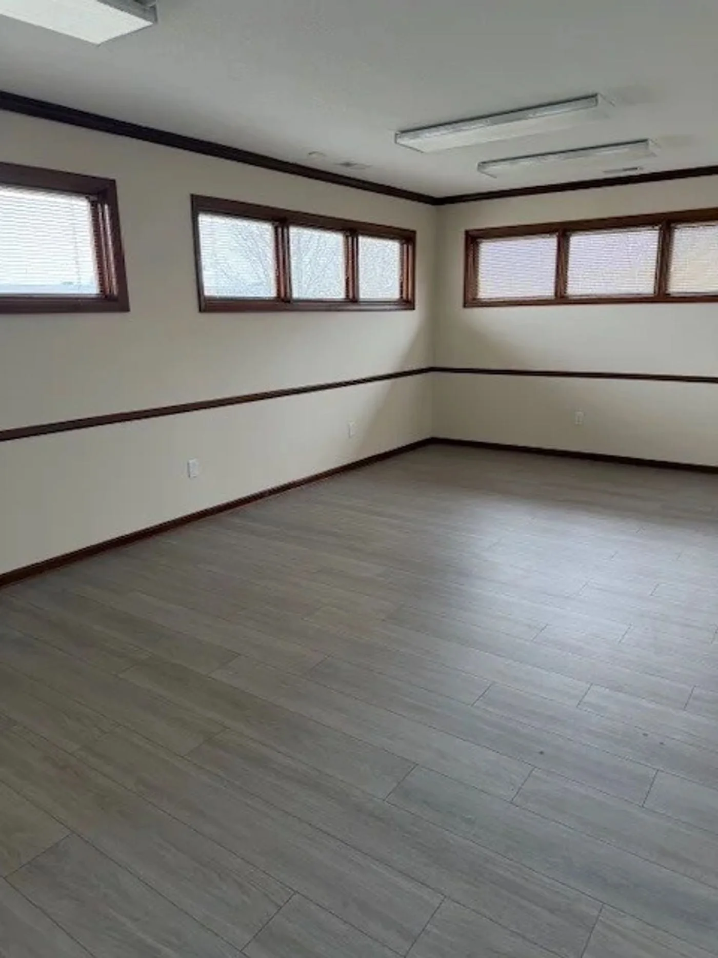 Photo 1 of 815 Airport North Office Park, Fort Wayne, IN 46825