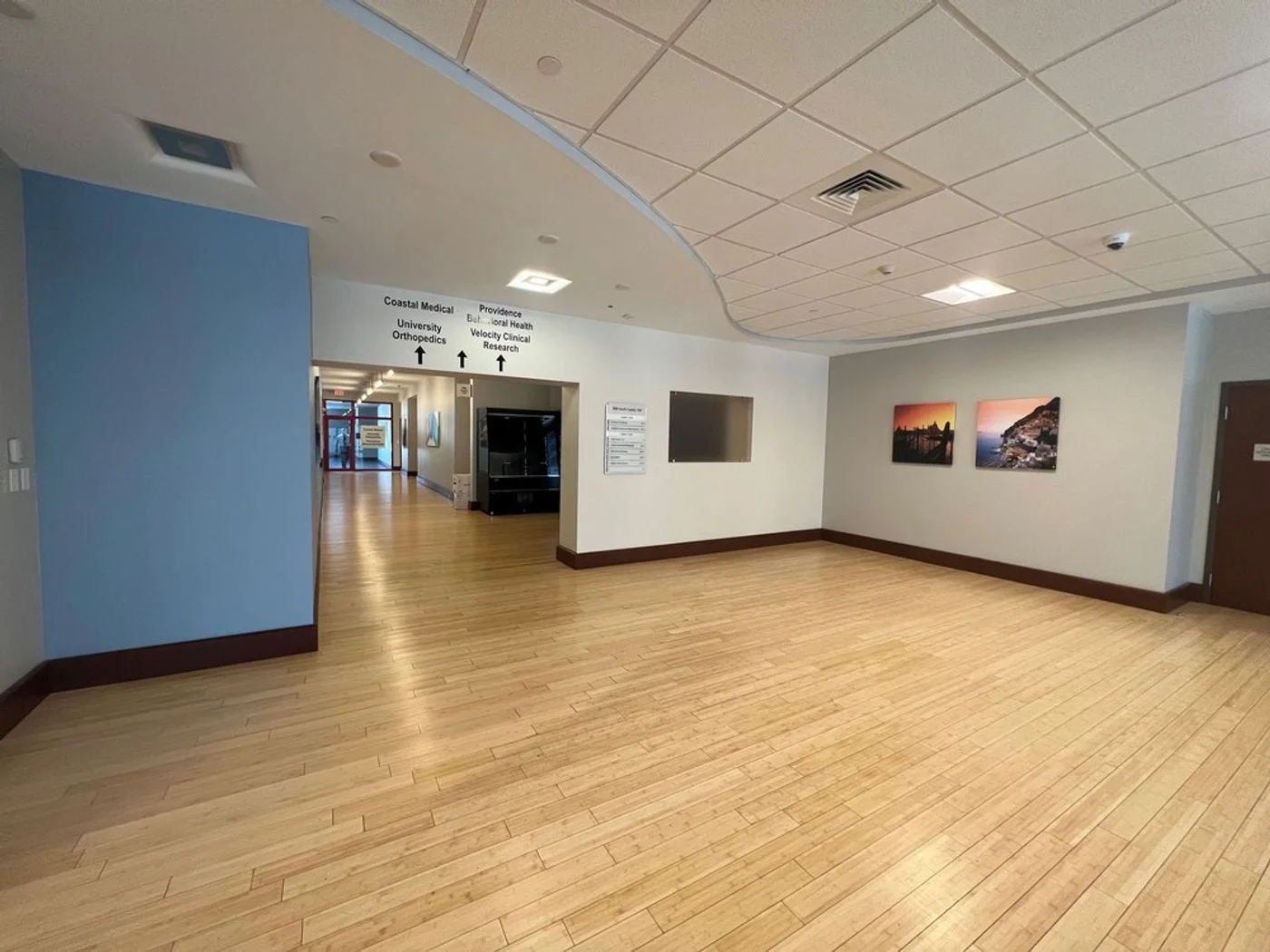 Photo 3 of 1598 South County Trail, East Greenwich, RI 02818