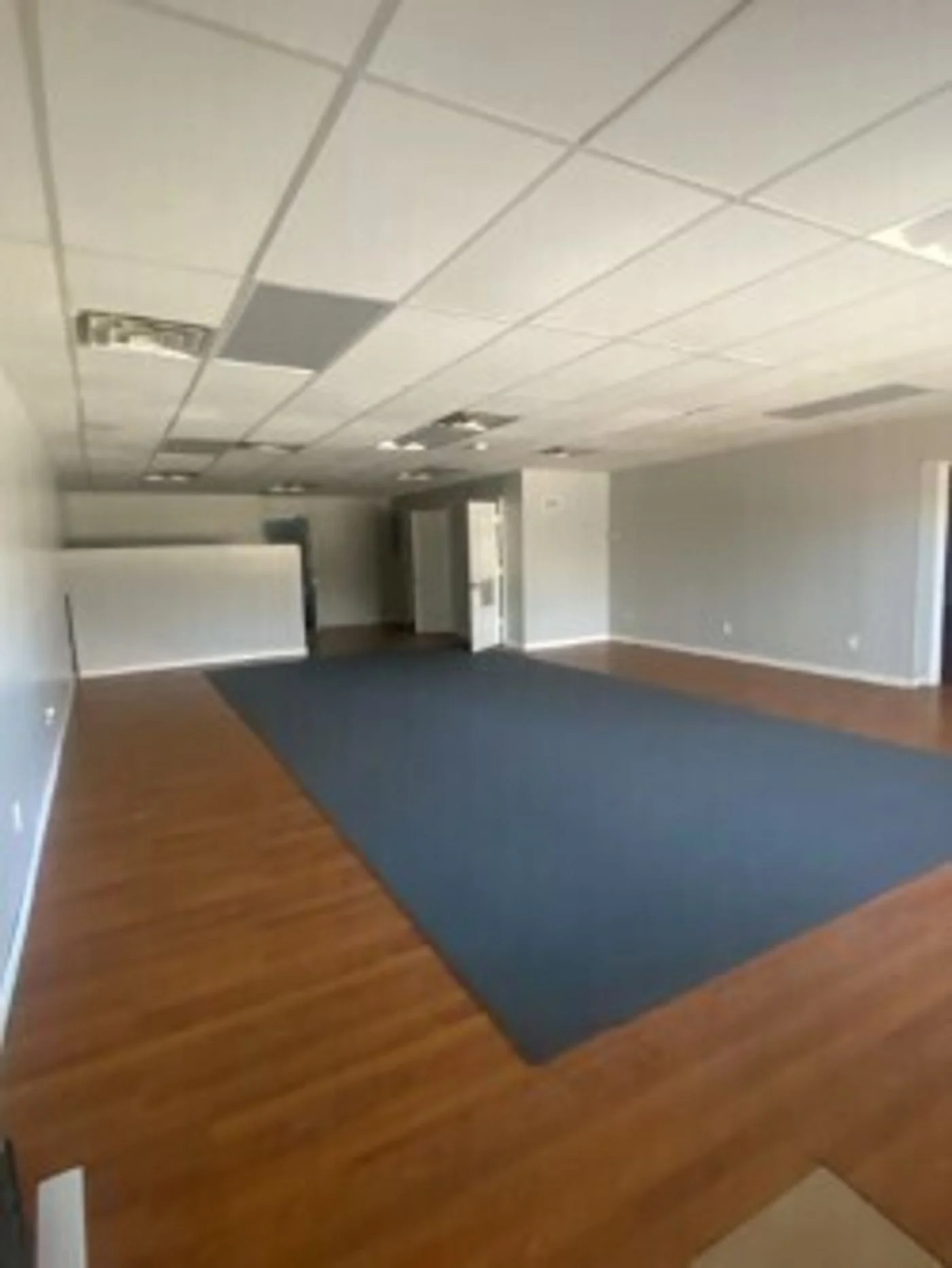 Photo 2 of 7061 Twin Oaks Dr, Indianapolis, IN 46226