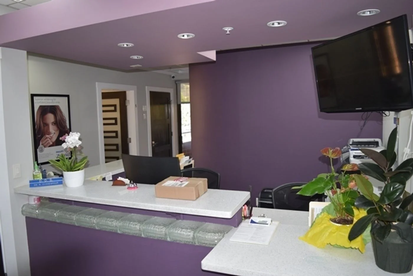 Photo 2 of 1577 East Chevy Chase Drive, Glendale, CA 91206