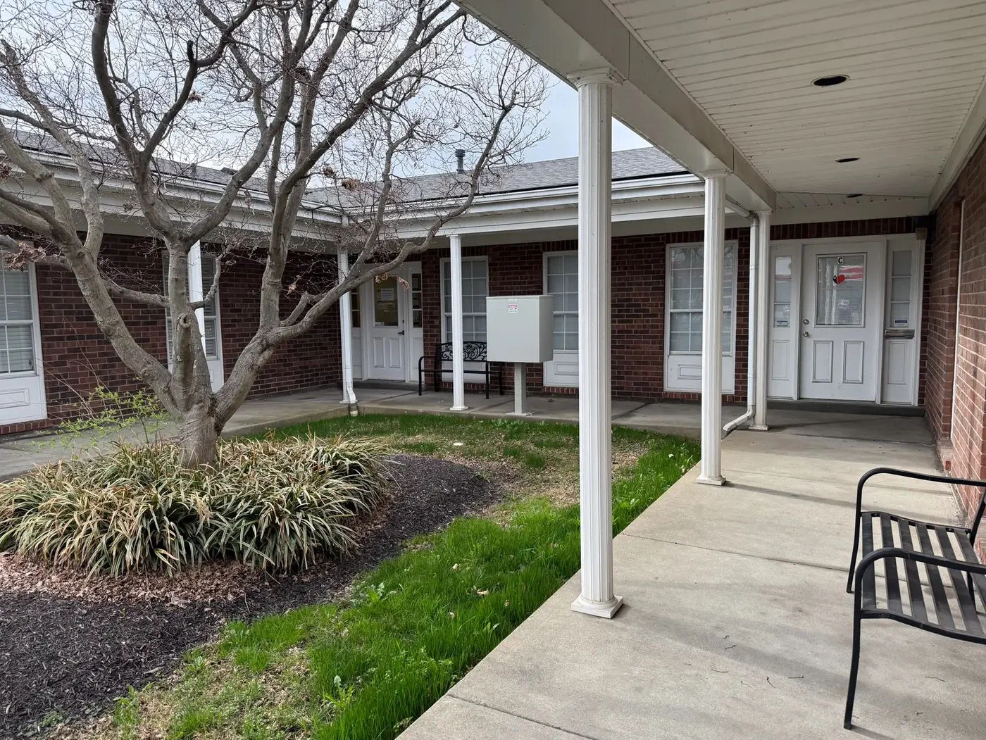 Photo 1 of 1713 E 10th St, Jeffersonville, IN 47130