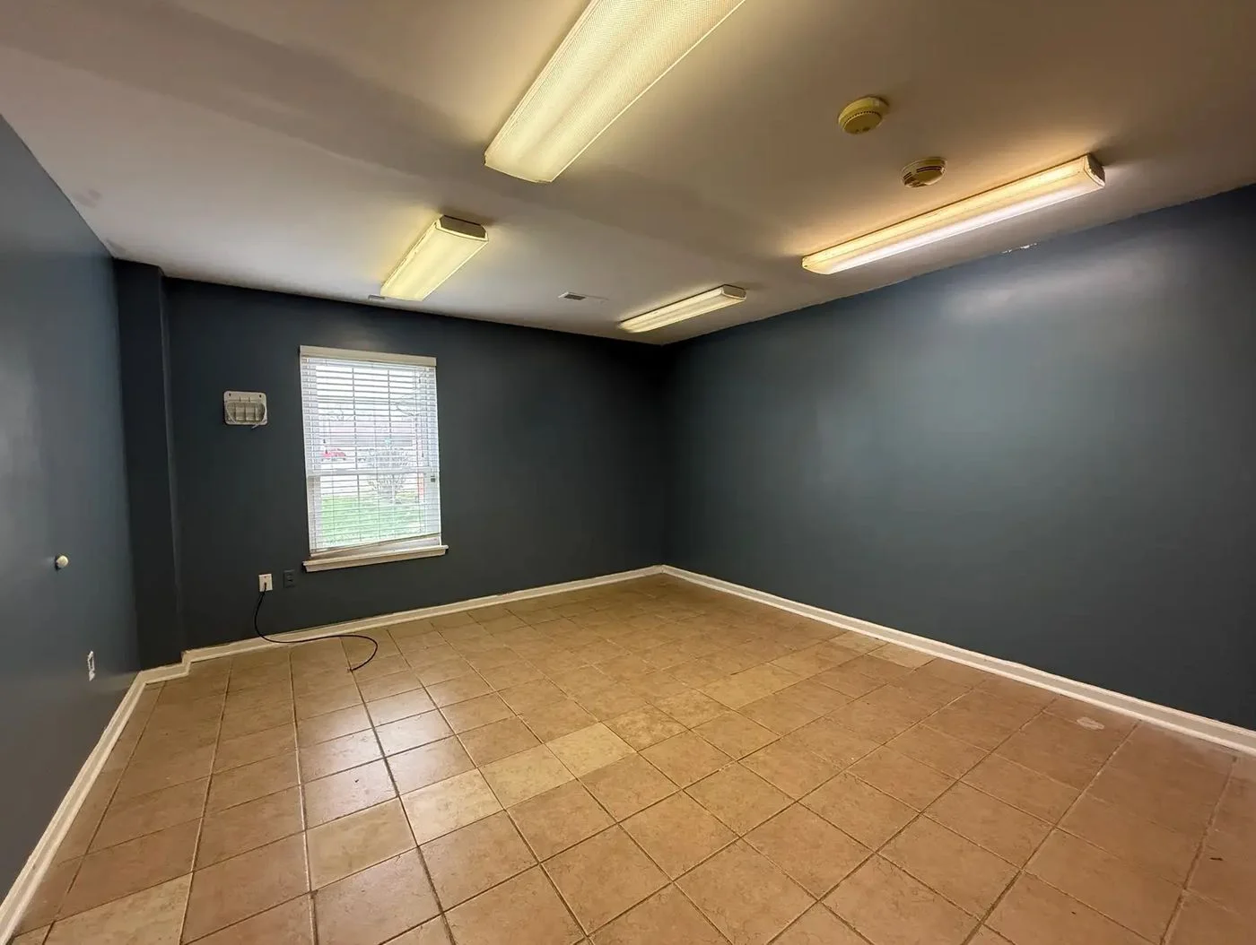 Photo 3 of 1713 E 10th St, Jeffersonville, IN 47130