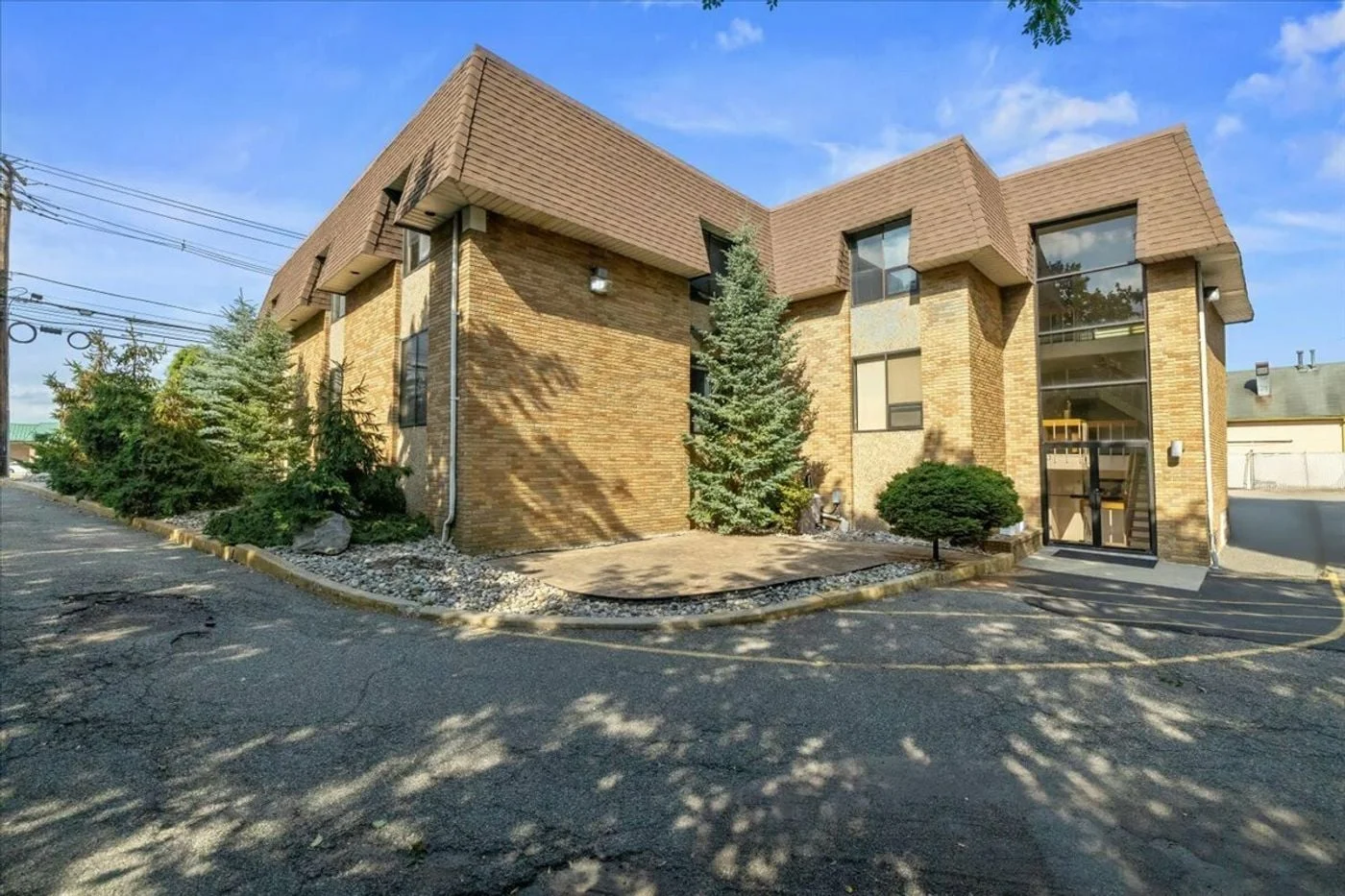 Photo 1 of 24 Wyckoff Ave, Waldwick, NJ 07463