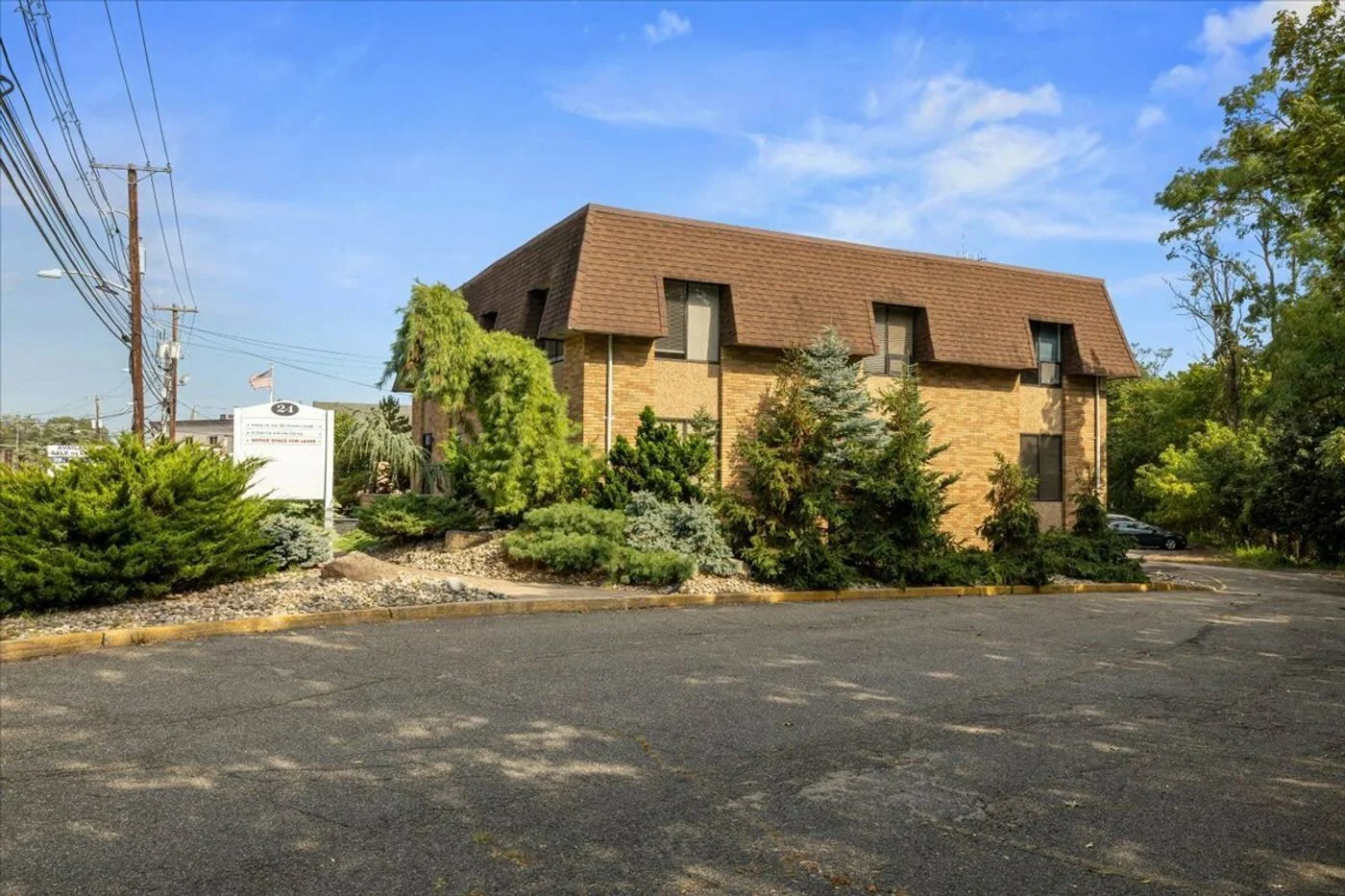 Photo 3 of 24 Wyckoff Ave, Waldwick, NJ 07463