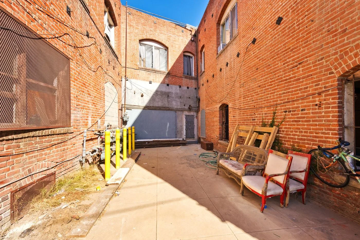 Photo 2 of 4732 - 4742 West Washington Boulevard, Los Angeles, CA 90016