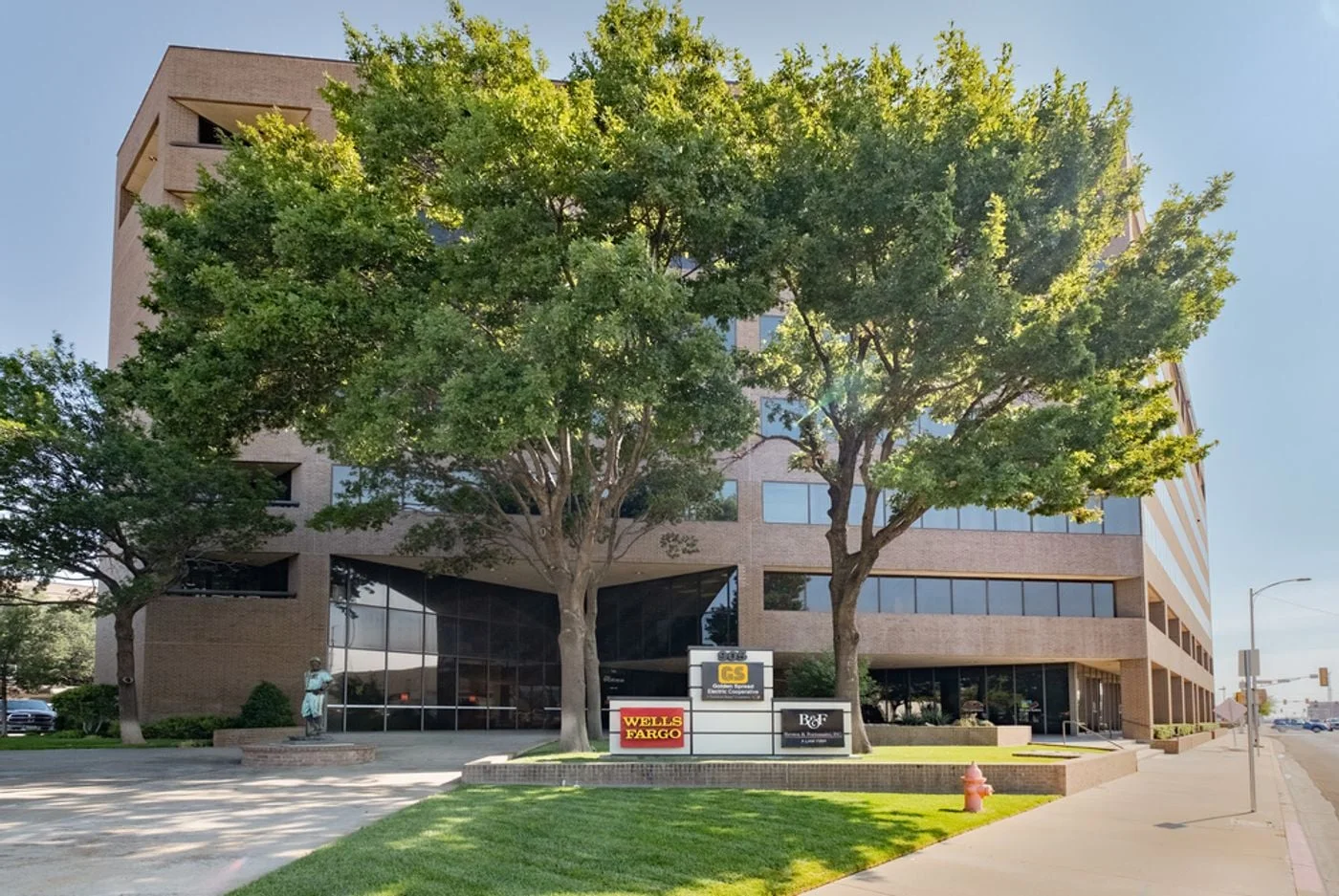 Photo 3 of 905 S Fillmore St, Amarillo, TX 79101