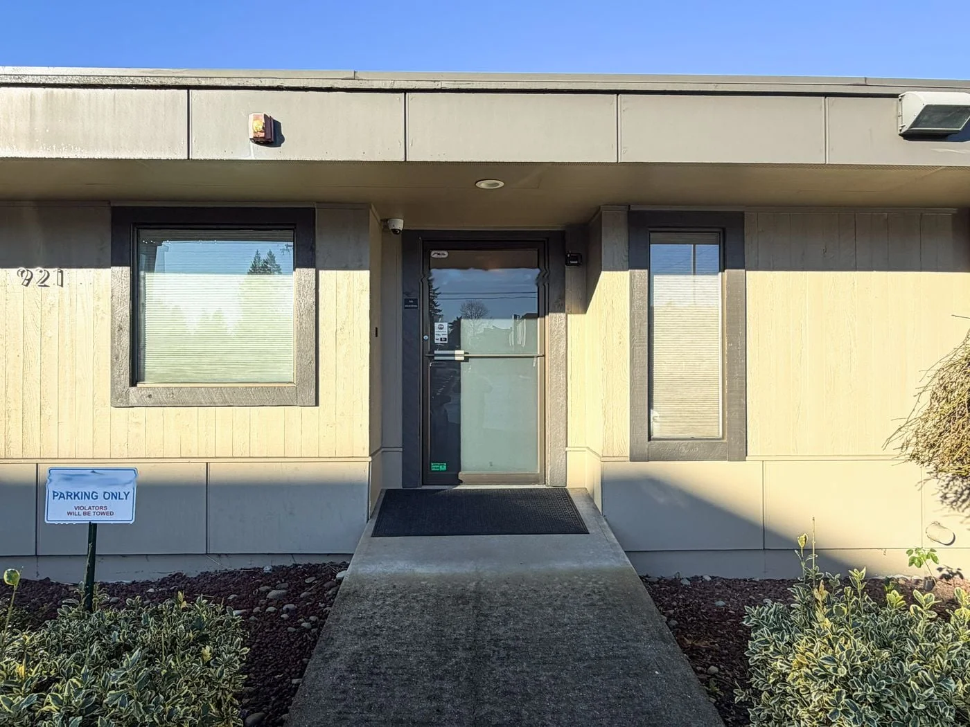 Photo 2 of 921 40th Avenue SW, Puyallup, WA 98373