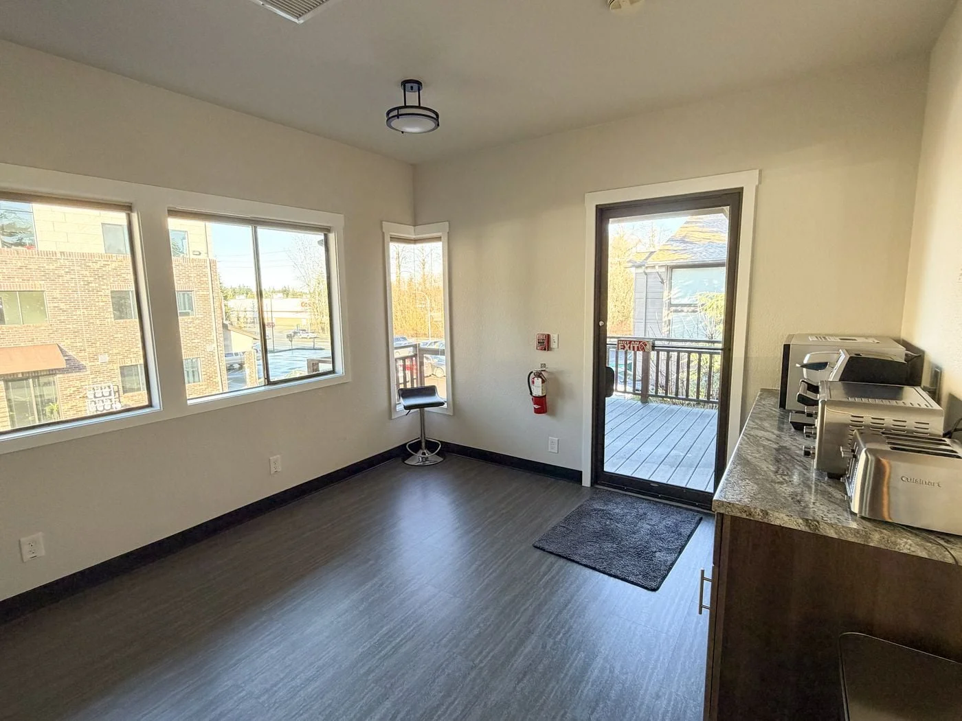 Photo 3 of 921 40th Avenue SW, Puyallup, WA 98373