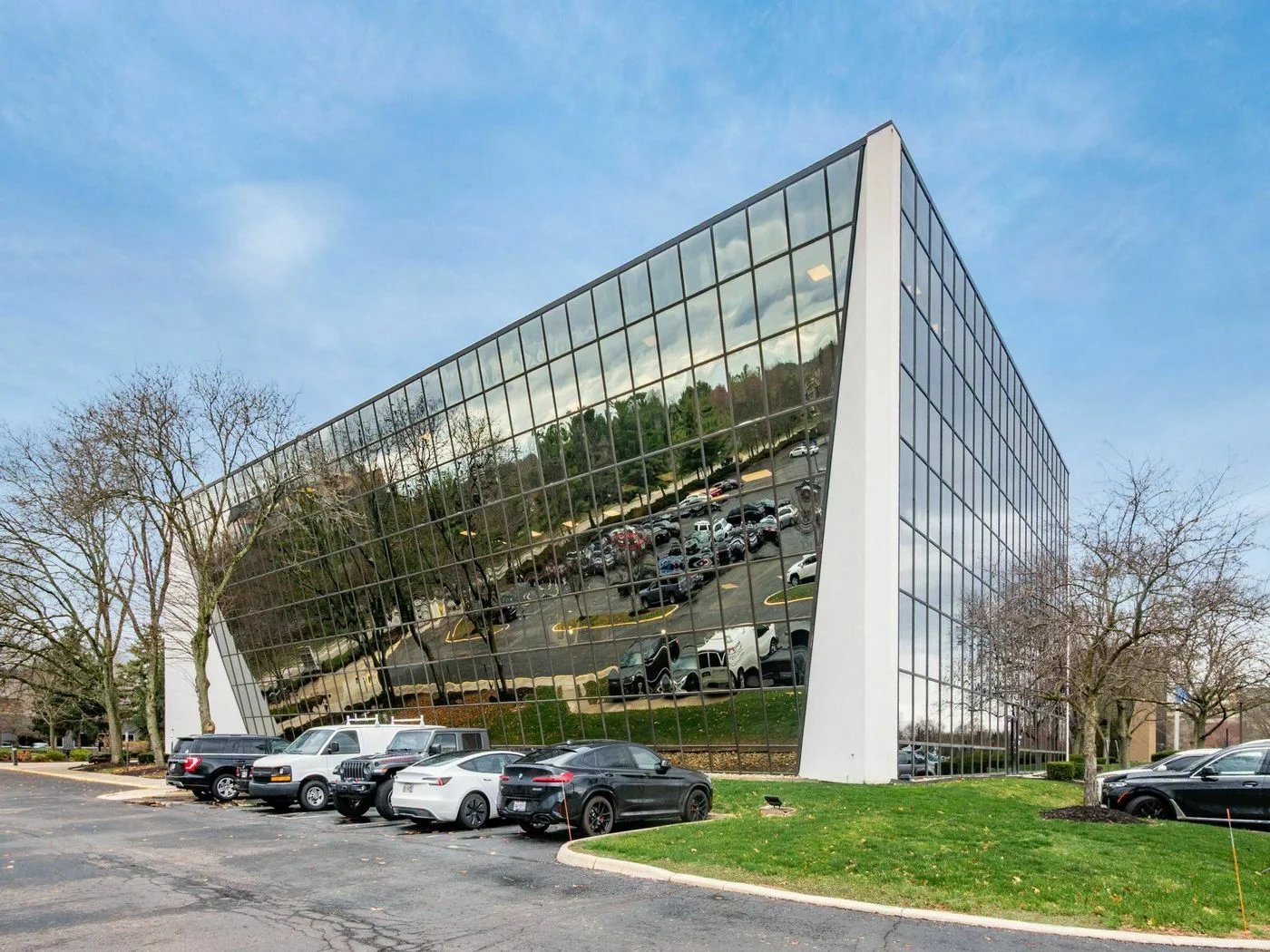 Photo 2 of 475 Metro Pl S, Dublin, OH 43017