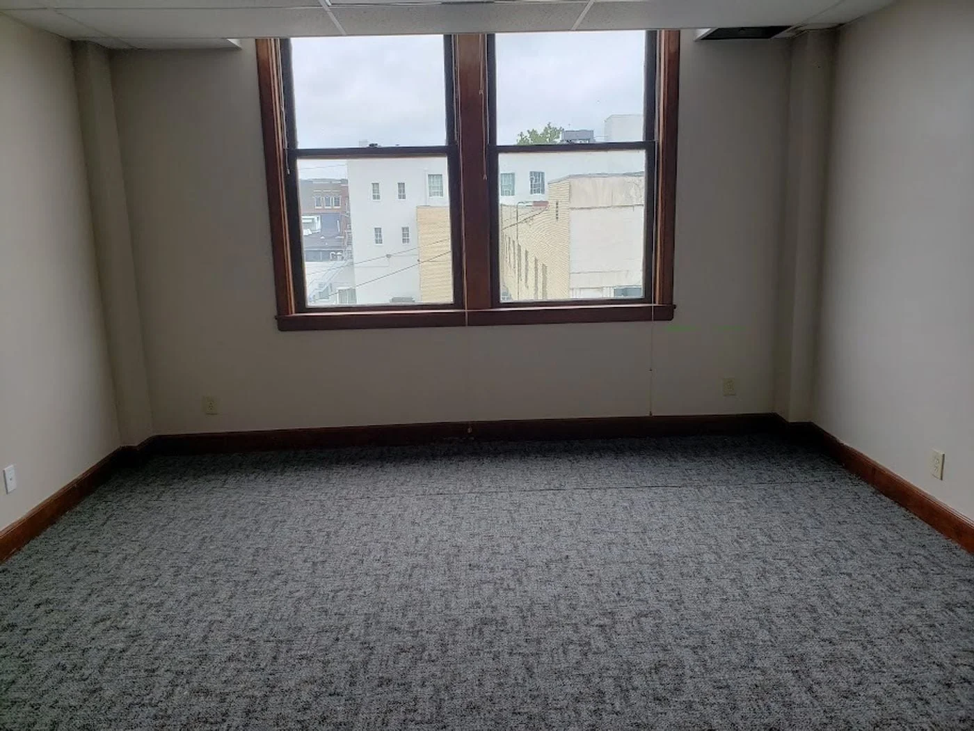 Photo 3 of 201 S Broad St, Lancaster, OH 43130