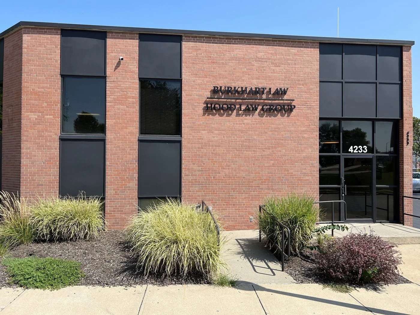 Photo 2 of 4233 Roanoke Rd, Kansas City, MO 64111