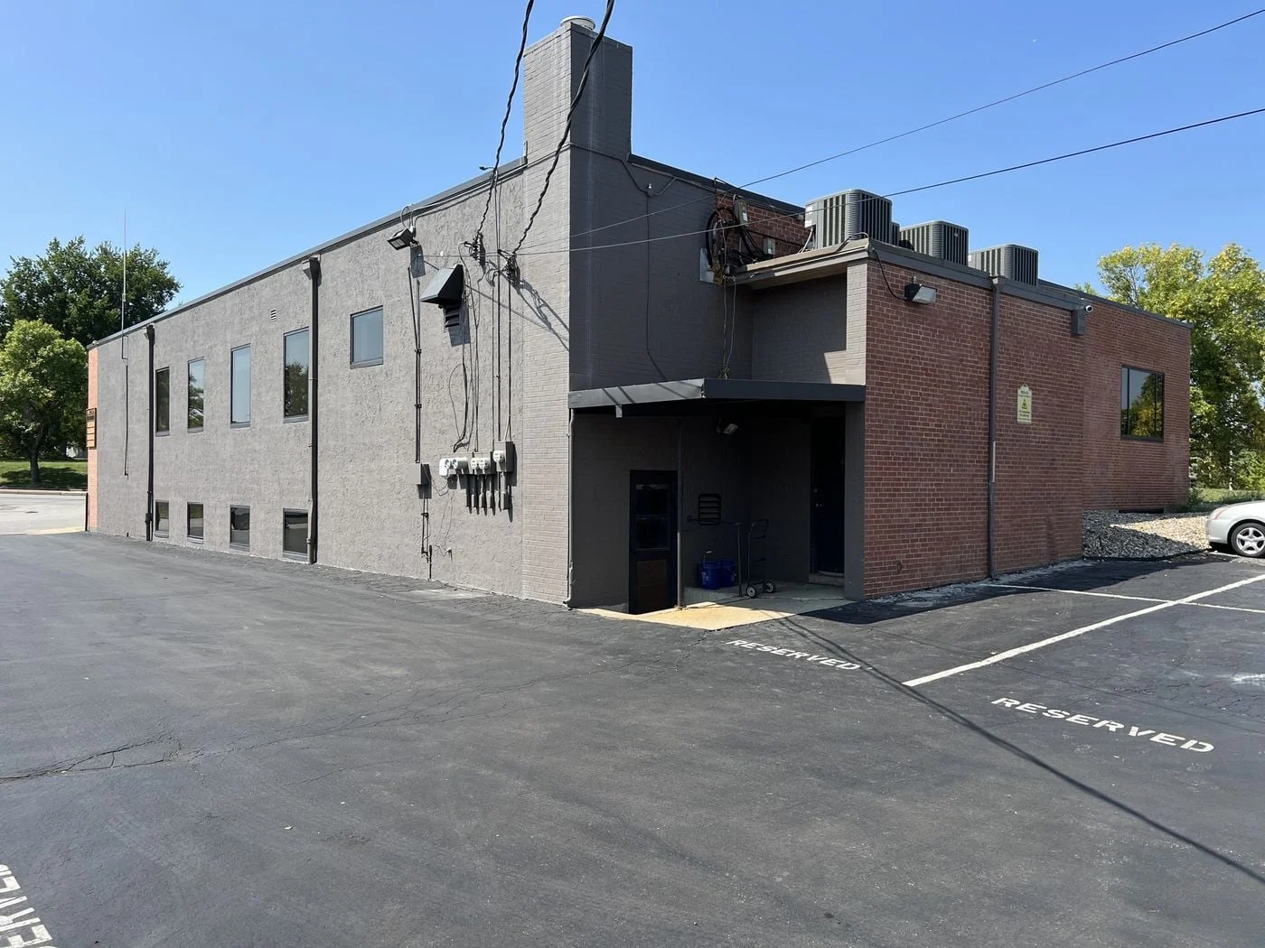 Photo 3 of 4233 Roanoke Rd, Kansas City, MO 64111