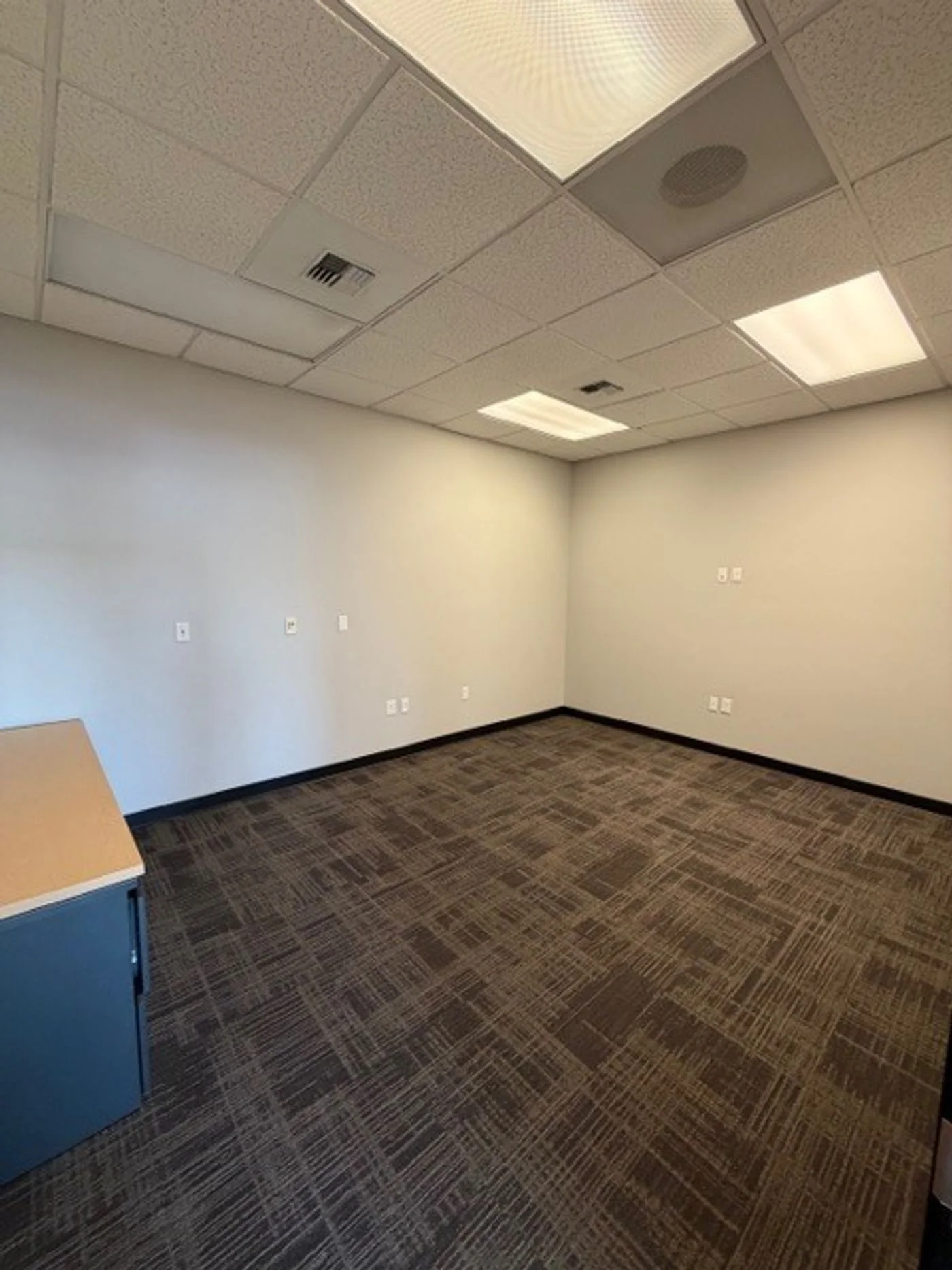 Photo 3 of 3911 Castlevale Road, Yakima, WA 98902